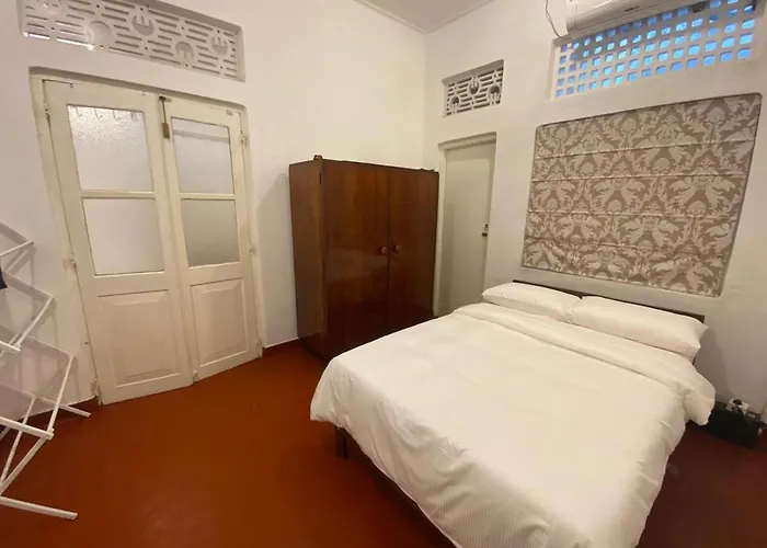 3 Bedrooms Holiday Home In Colombo 06